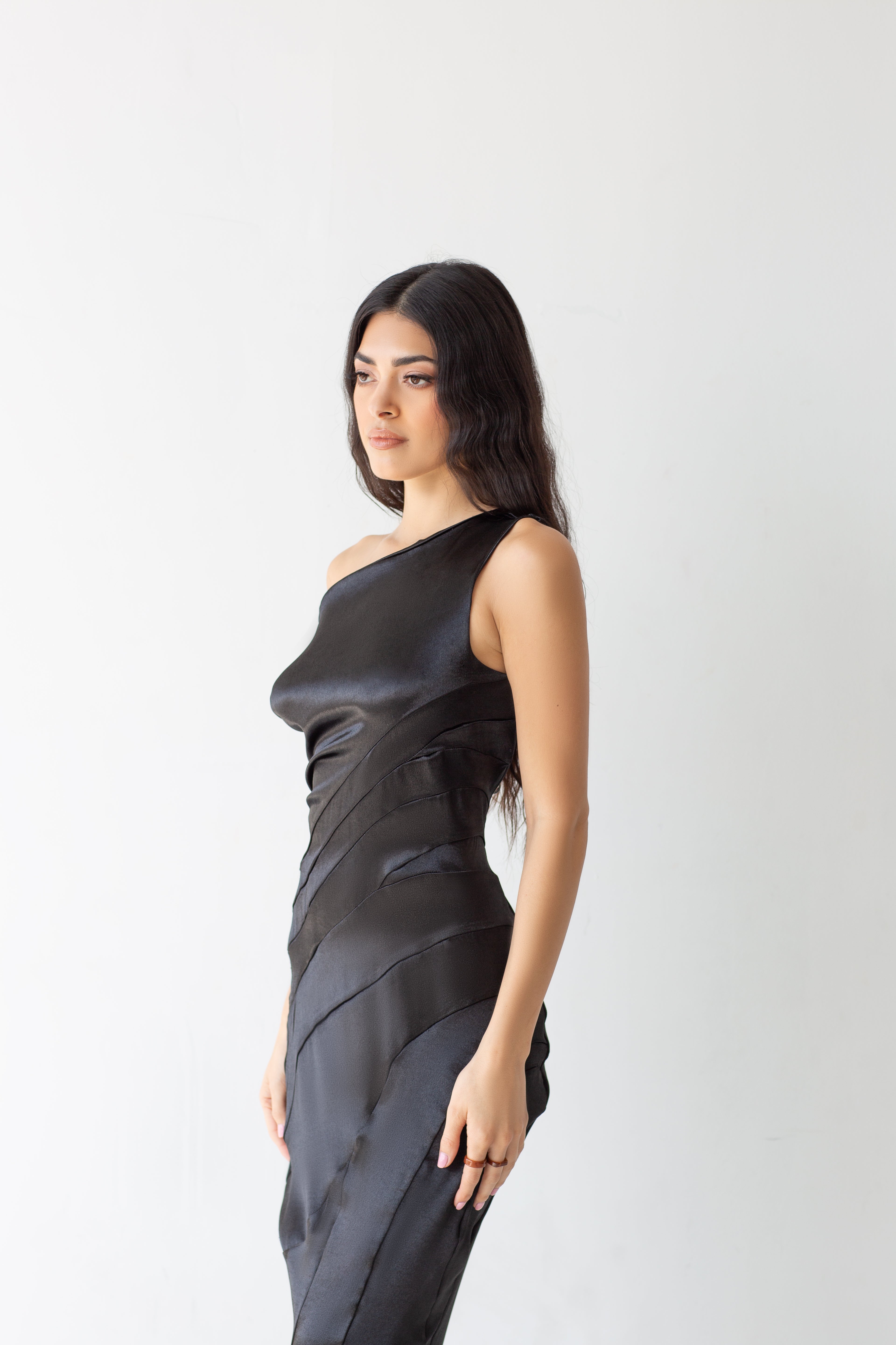 BLACK SEAMS DRESS
