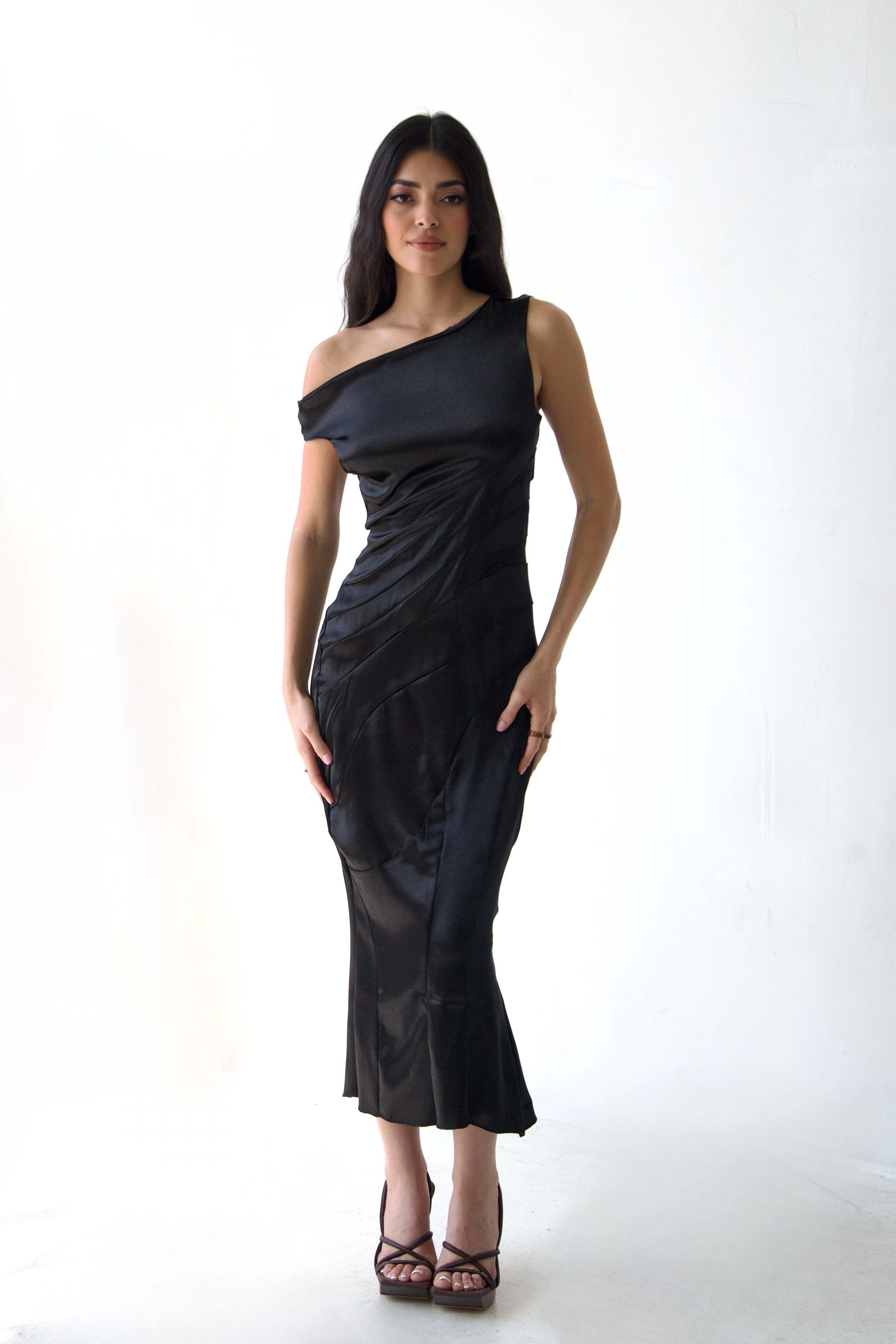 BLACK SEAMS DRESS