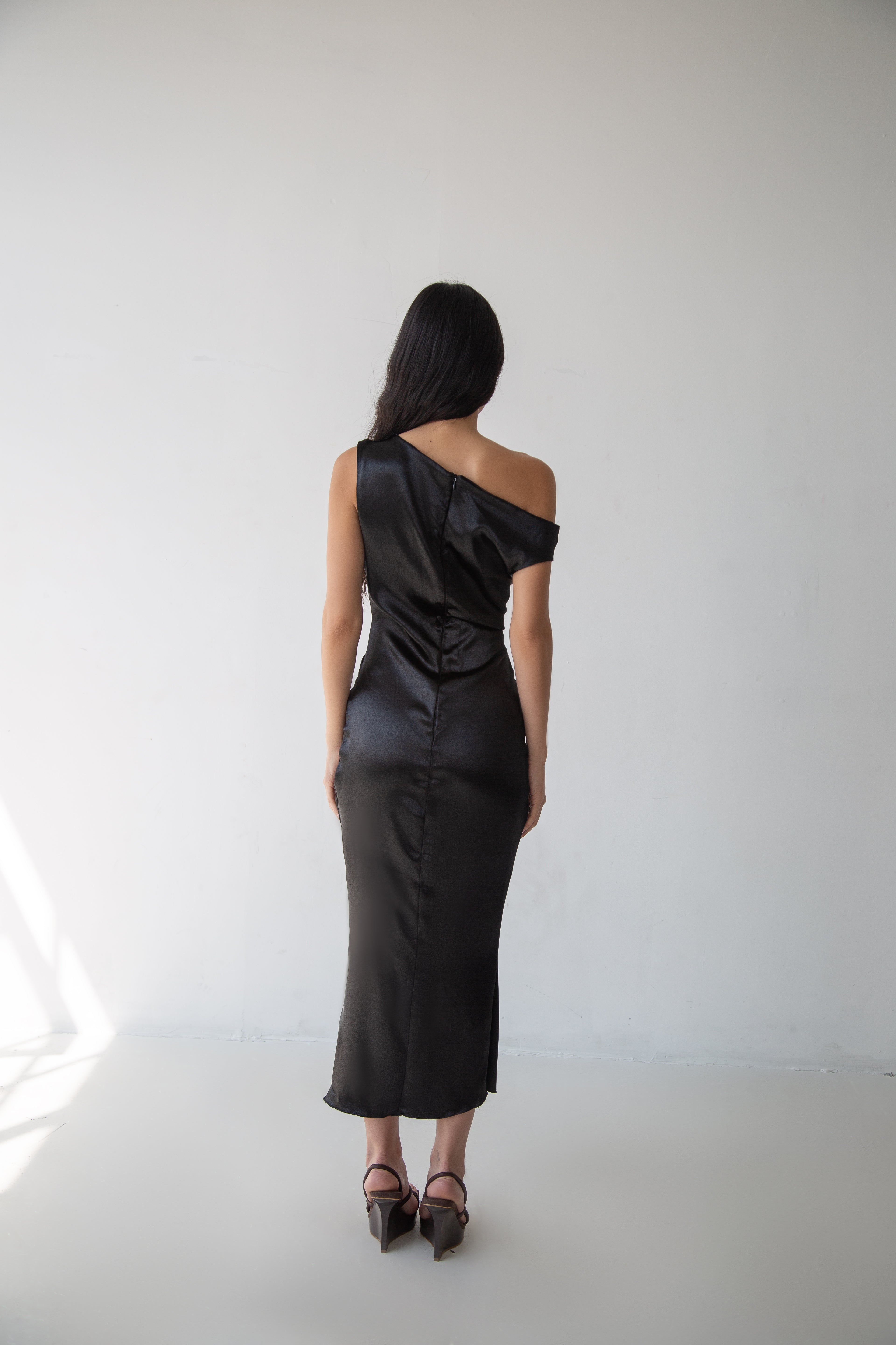 BLACK SEAMS DRESS