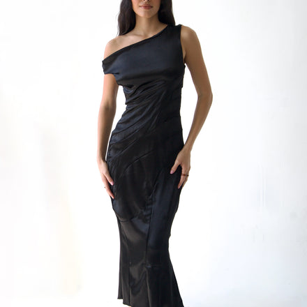 BLACK SEAMS DRESS